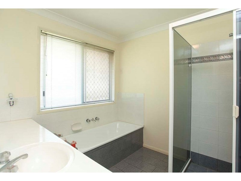 18 Pindari Crescent, Wishart QLD 4122
