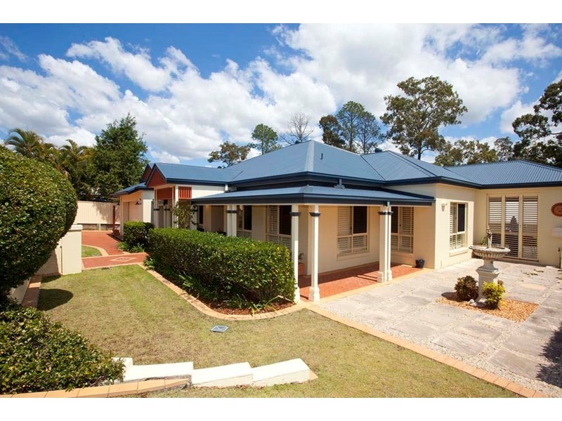 10 Sovereign Close, Wishart QLD 4122