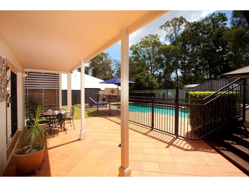 10 Sovereign Close, Wishart QLD 4122