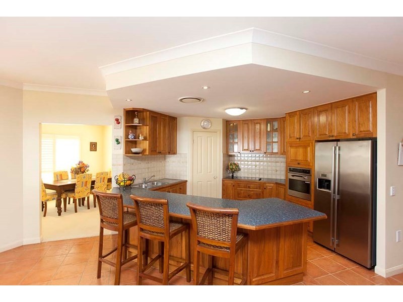 10 Sovereign Close, Wishart QLD 4122