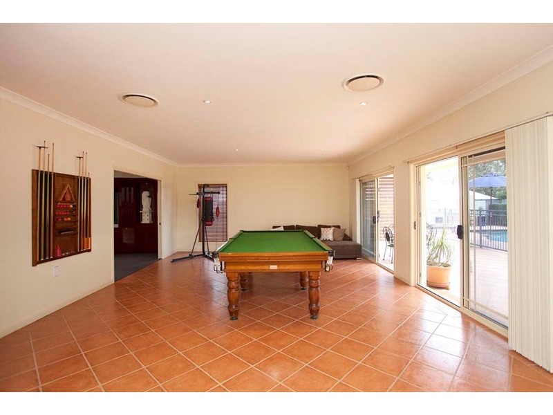 10 Sovereign Close, Wishart QLD 4122