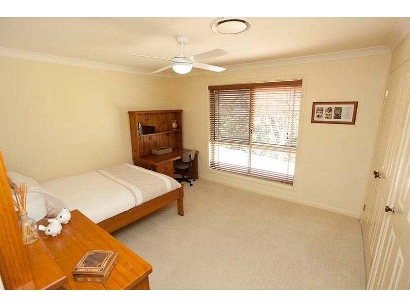 10 Sovereign Close, Wishart QLD 4122