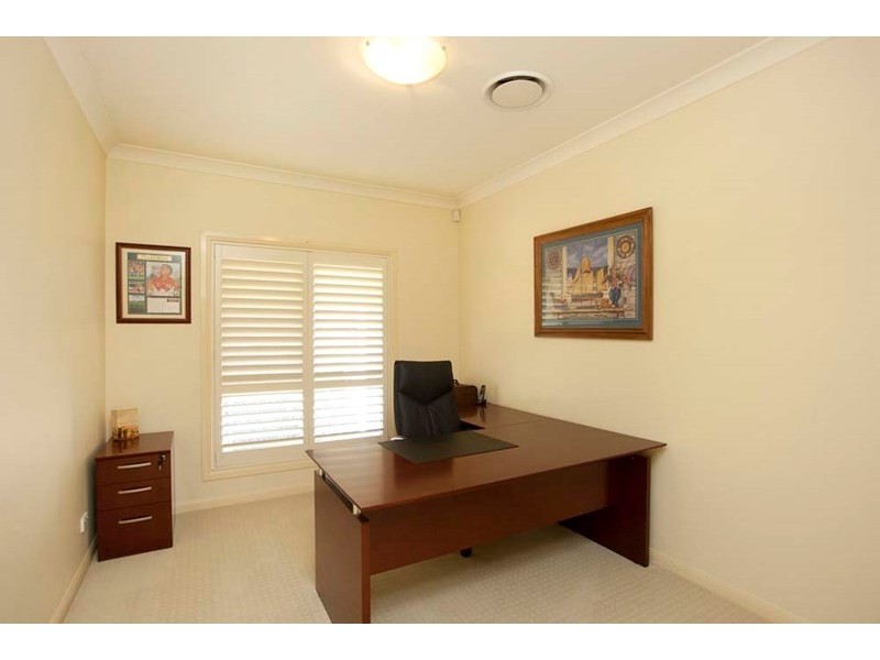 10 Sovereign Close, Wishart QLD 4122