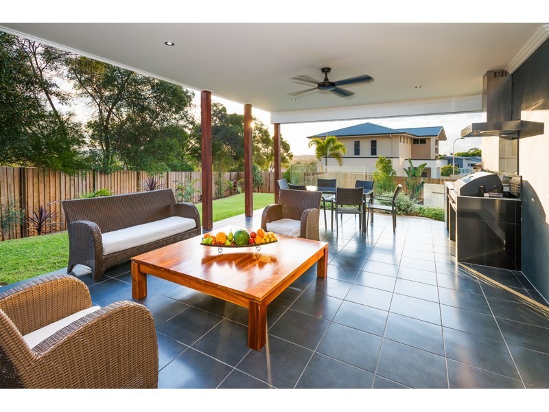 122 Ridgeview Street, Carindale QLD 4152