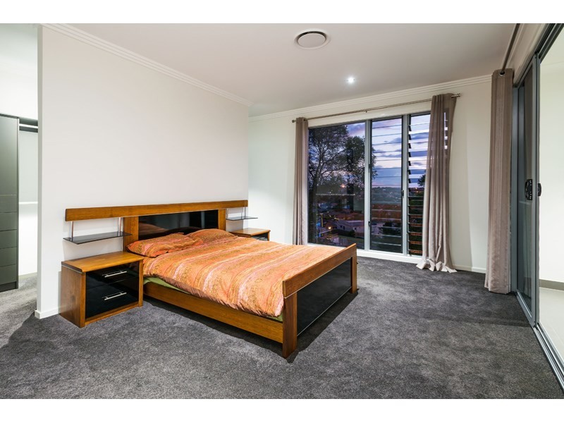 122 Ridgeview Street, Carindale QLD 4152