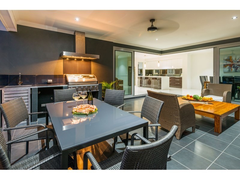 122 Ridgeview Street, Carindale QLD 4152