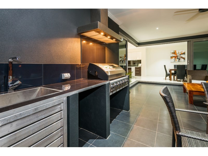 122 Ridgeview Street, Carindale QLD 4152