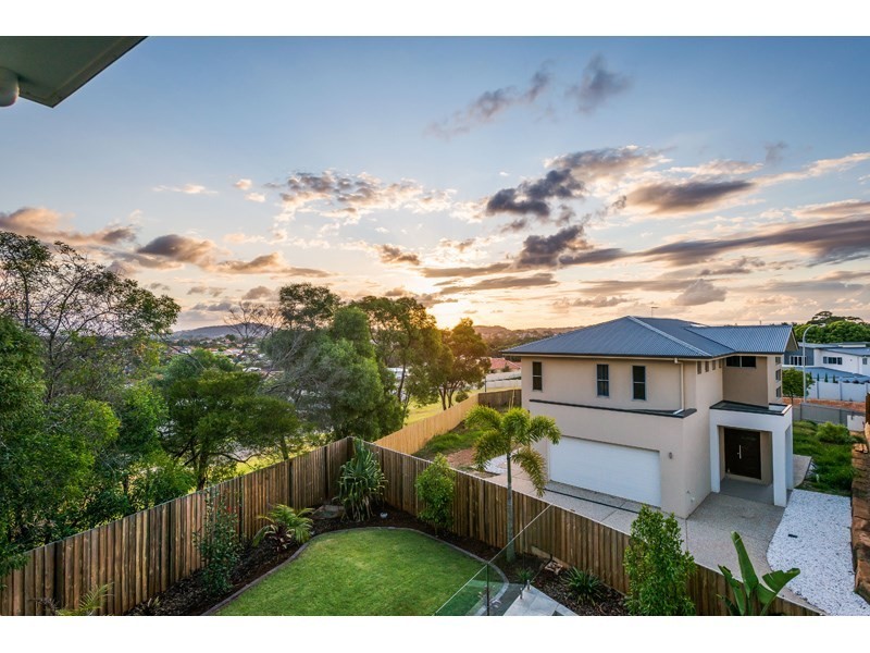 122 Ridgeview Street, Carindale QLD 4152
