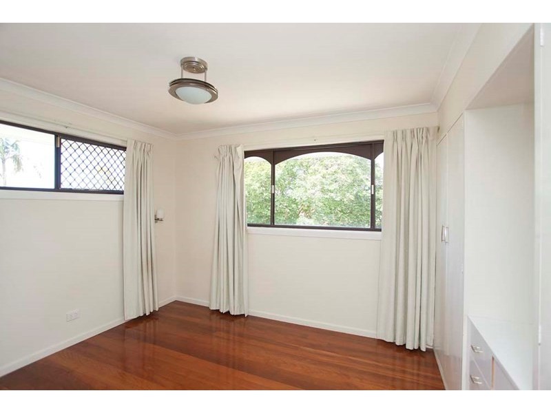 6 Trident Street, Mansfield QLD 4122