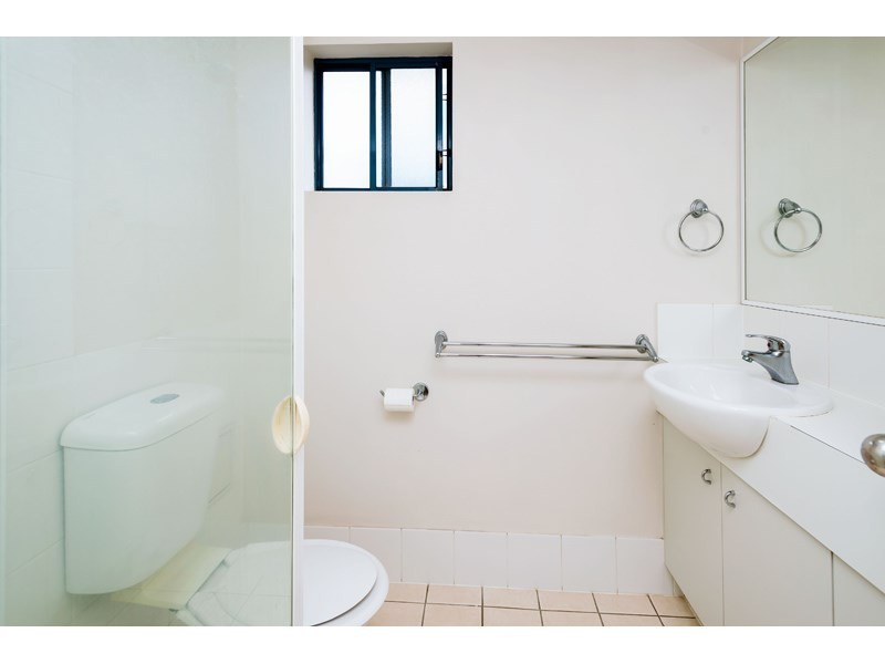 17/38 Palmer Street, Greenslopes QLD 4120