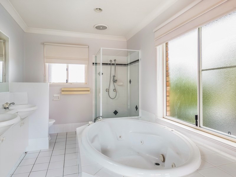 60 Kirra Place, Carindale QLD 4152