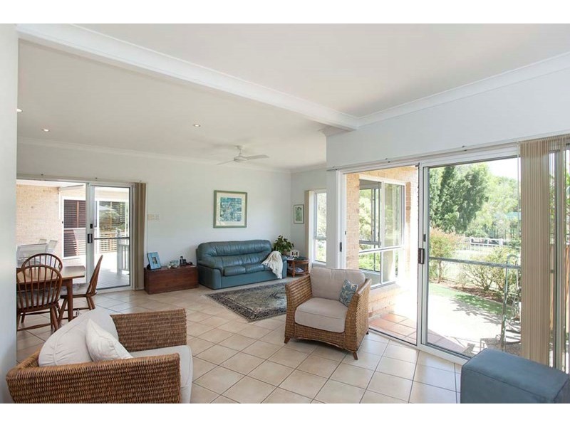 8 Oxford Close, Carindale QLD 4152