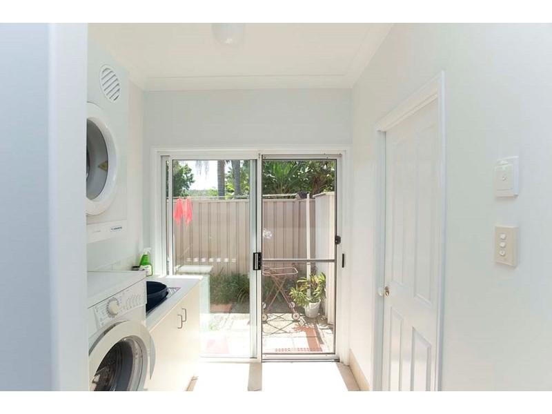 8 Oxford Close, Carindale QLD 4152