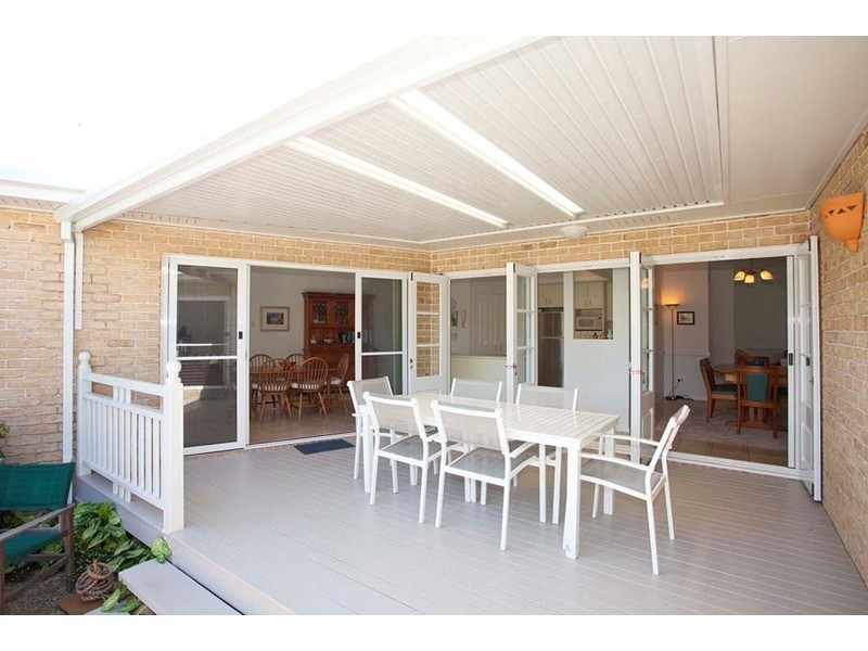 8 Oxford Close, Carindale QLD 4152