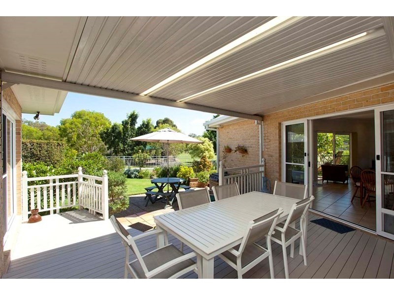 8 Oxford Close, Carindale QLD 4152