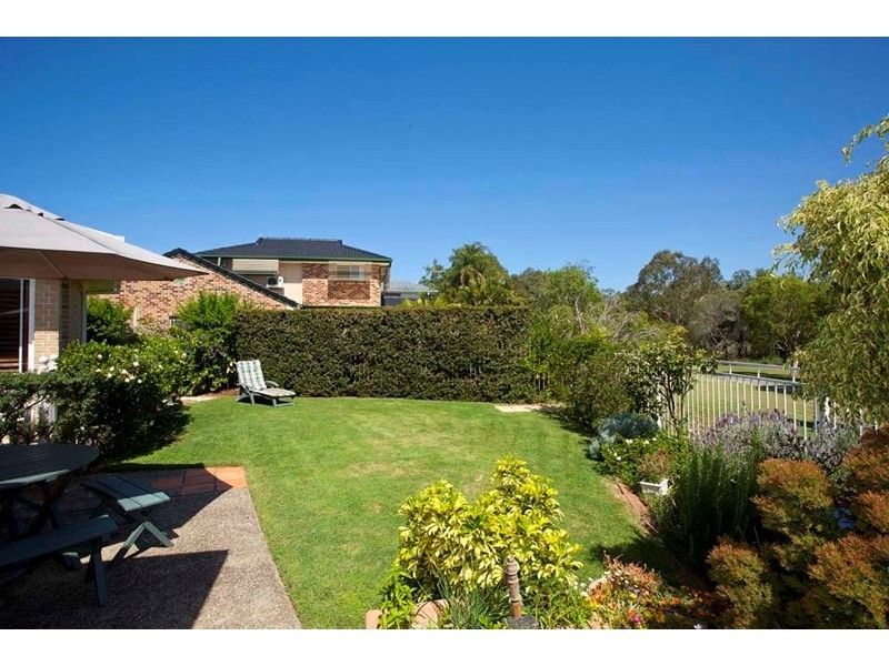 8 Oxford Close, Carindale QLD 4152