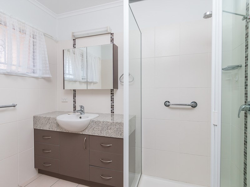 24 Kiparra Street, Mansfield QLD 4122