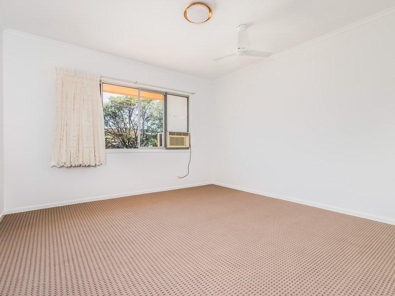 24 Kiparra Street, Mansfield QLD 4122