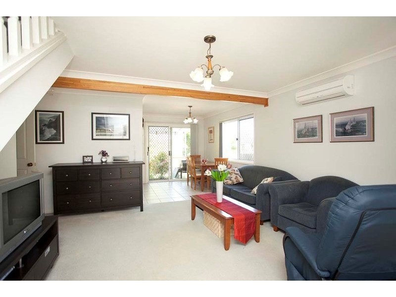 2/19 Likala Street, Wishart QLD 4122