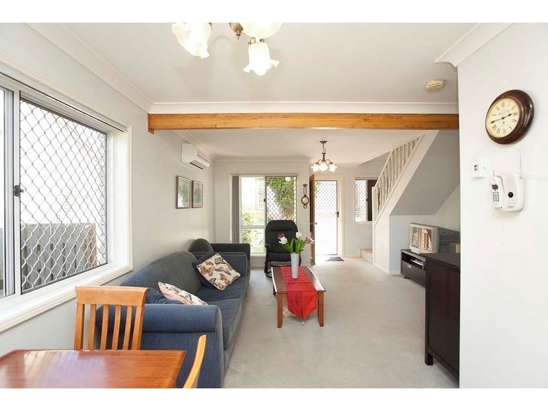 2/19 Likala Street, Wishart QLD 4122