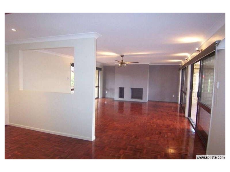 34 Narelle Crescent, Rochedale South QLD 4123