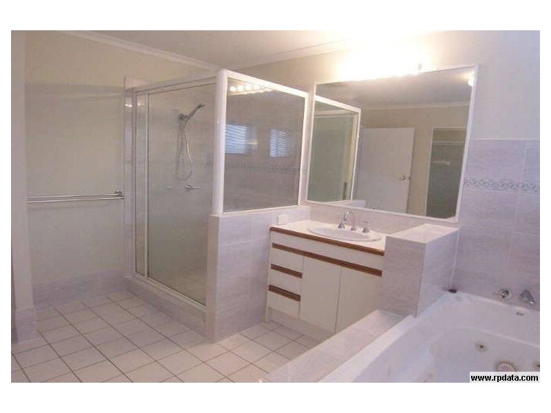 34 Narelle Crescent, Rochedale South QLD 4123