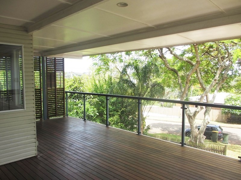 17 Dagmar Street, Holland Park West QLD 4121