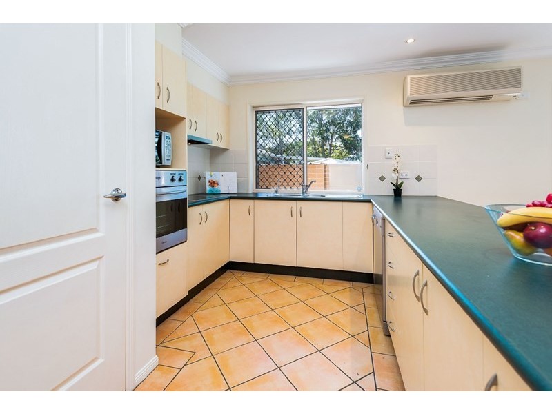 1 Picardi Close, Mansfield QLD 4122