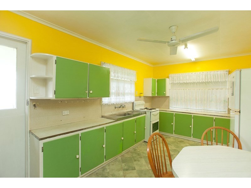 4 Curfew Street, Upper Mount Gravatt QLD 4122