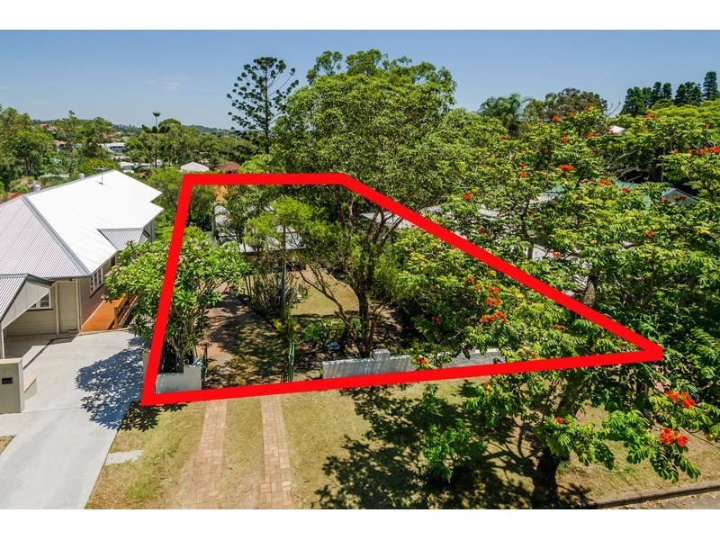 32 Lade Street, Coorparoo QLD 4151