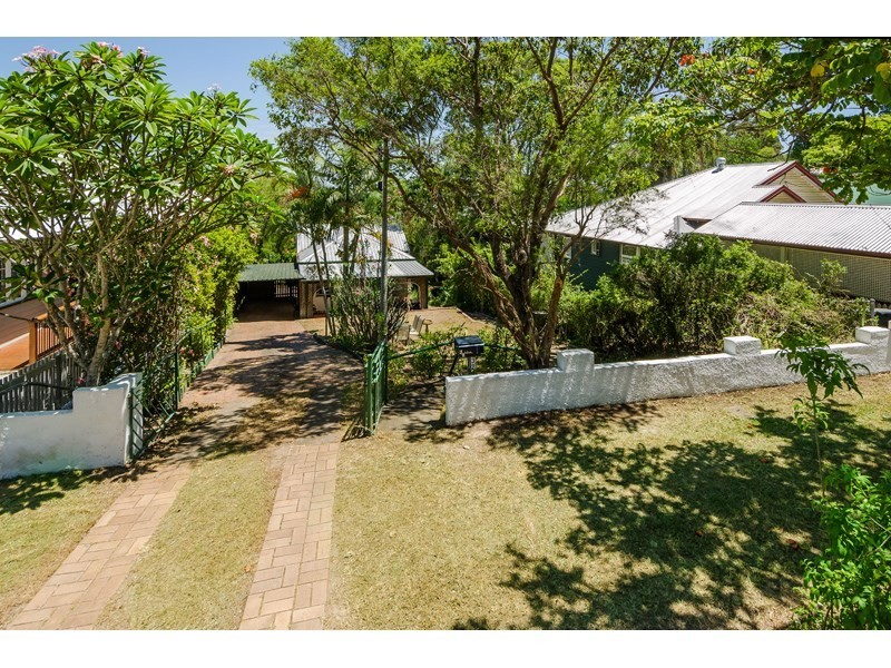 32 Lade Street, Coorparoo QLD 4151