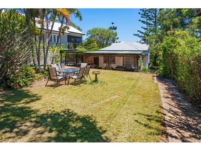 32 Lade Street, Coorparoo QLD 4151