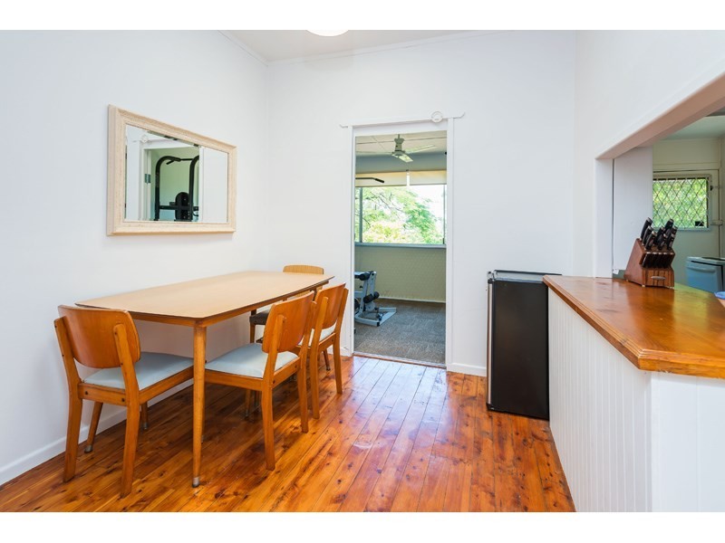 32 Lade Street, Coorparoo QLD 4151