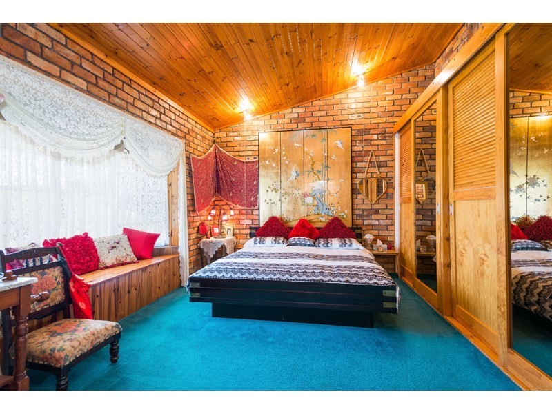 10 Brigadoon Street, Mansfield QLD 4122