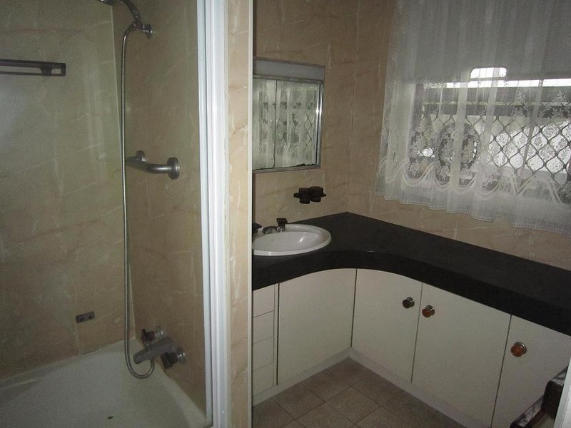 5 Lacon Street, Holland Park West QLD 4121