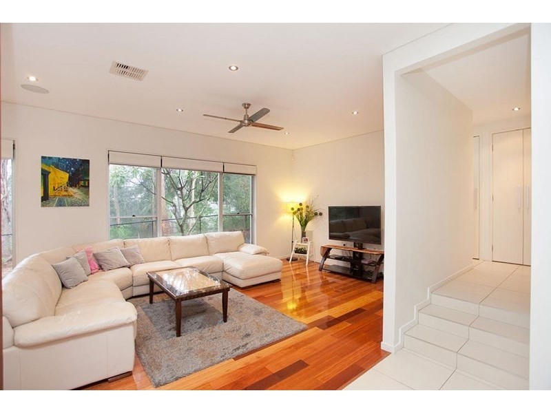 1551 Logan Road, Mount Gravatt QLD 4122