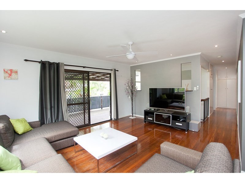 2 Alberon Street, Wishart QLD 4122