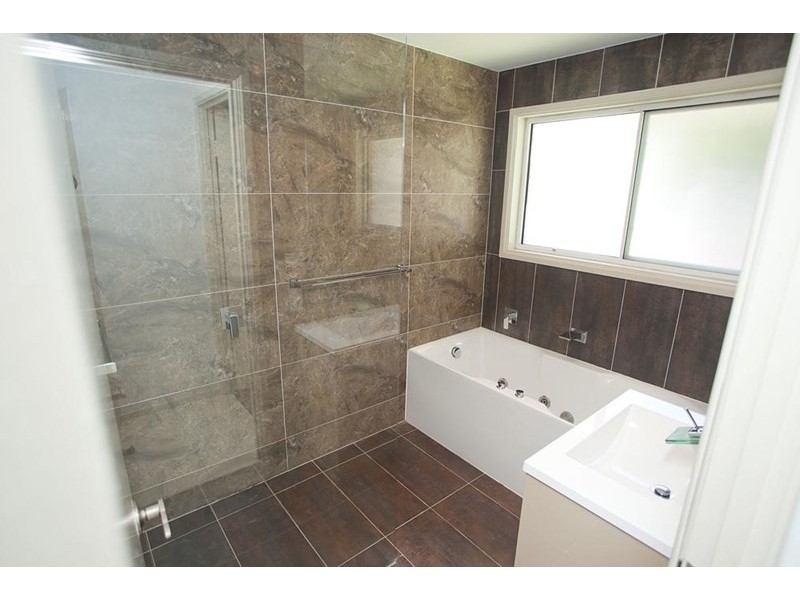 2 Malinya Place, Wishart QLD 4122