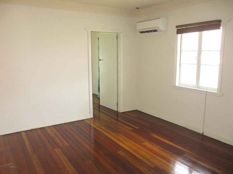 77 Dawson Road, Upper Mount Gravatt QLD 4122