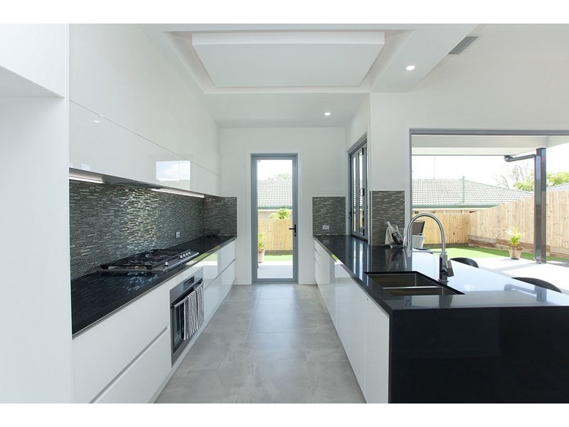 77 Wadley Street, Macgregor QLD 4109