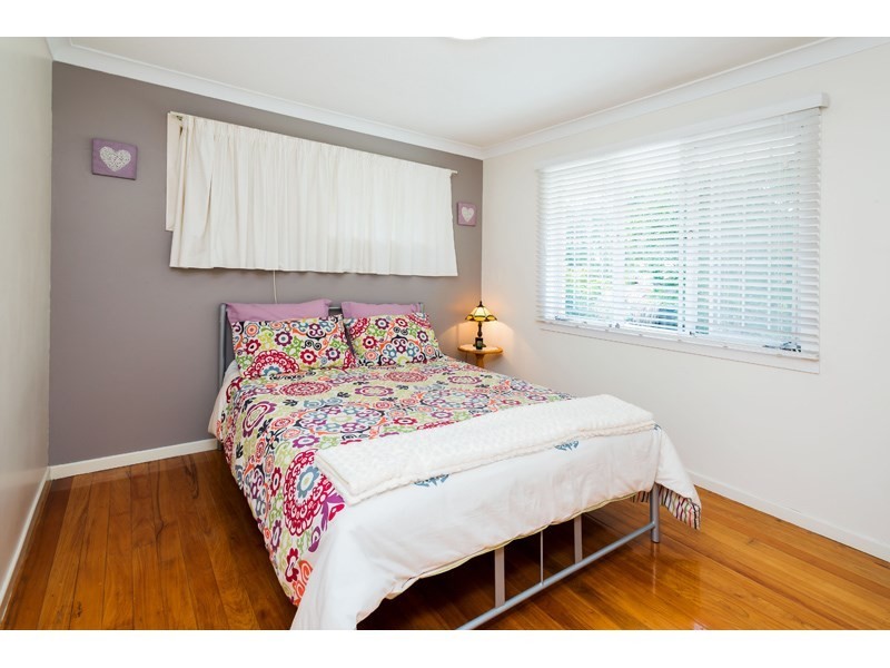 15 Cresthaven Drive, Mansfield QLD 4122