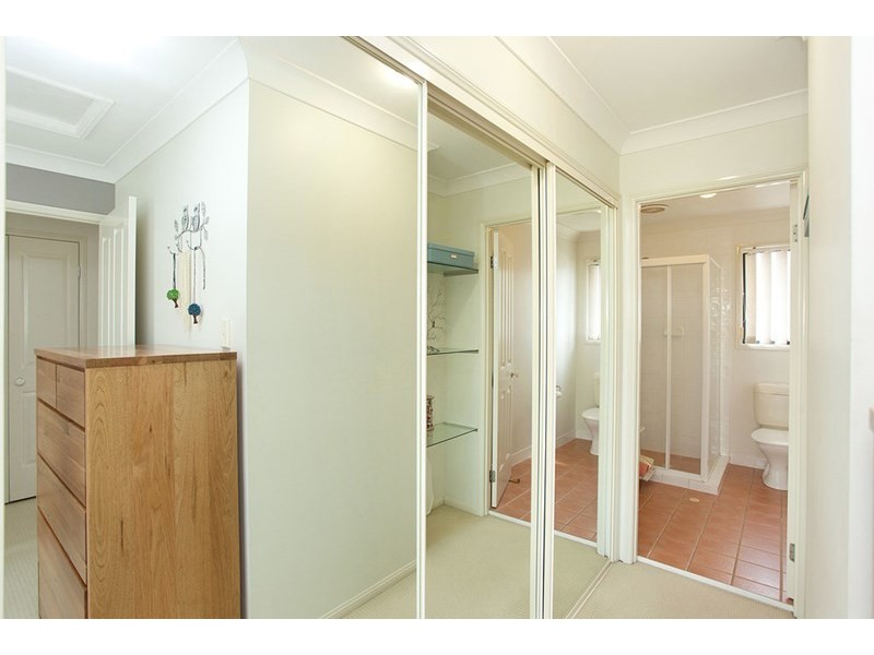 4/16 Violet Close, Eight Mile Plains QLD 4113