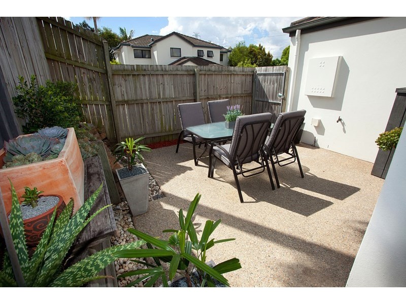 4/16 Violet Close, Eight Mile Plains QLD 4113