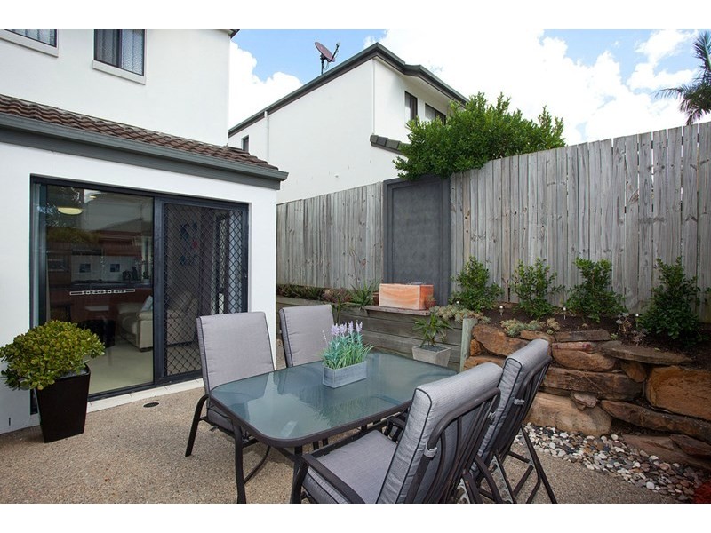 4/16 Violet Close, Eight Mile Plains QLD 4113