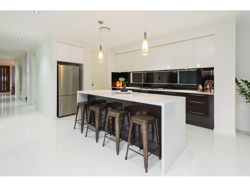 122 Ridgeview Street, Carindale QLD 4152