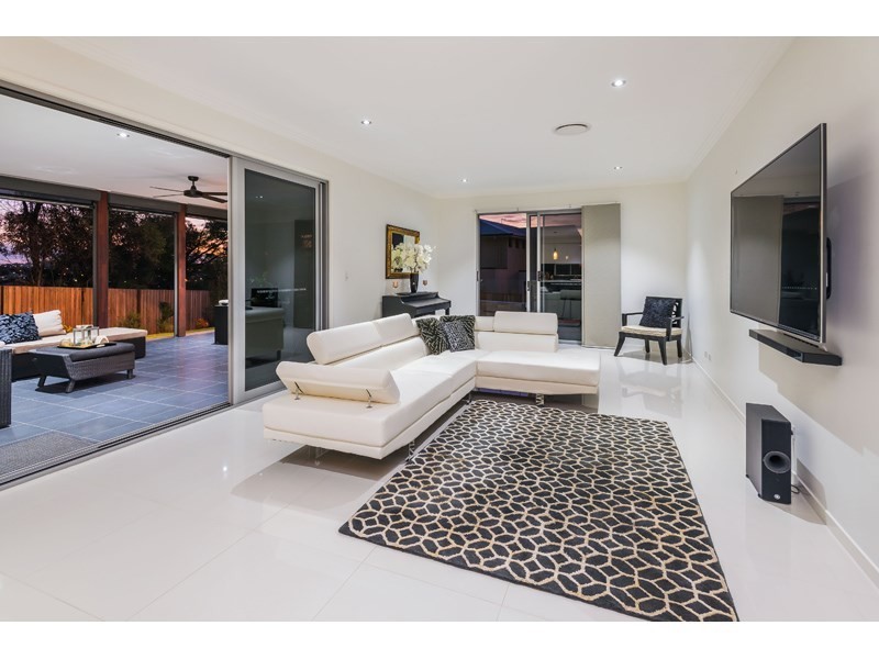 122 Ridgeview Street, Carindale QLD 4152