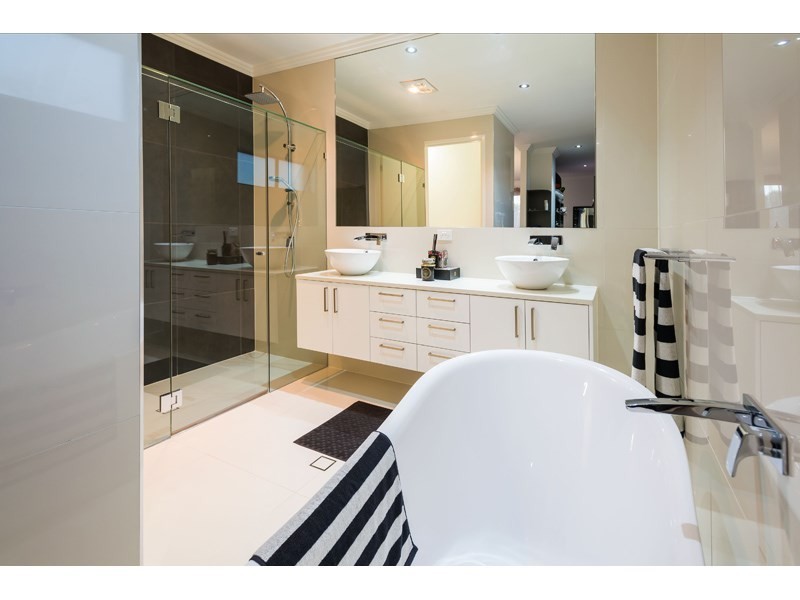 122 Ridgeview Street, Carindale QLD 4152