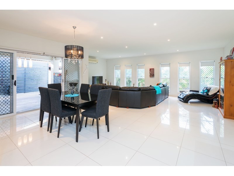 3 Paisley Court, Mount Warren Park QLD 4207