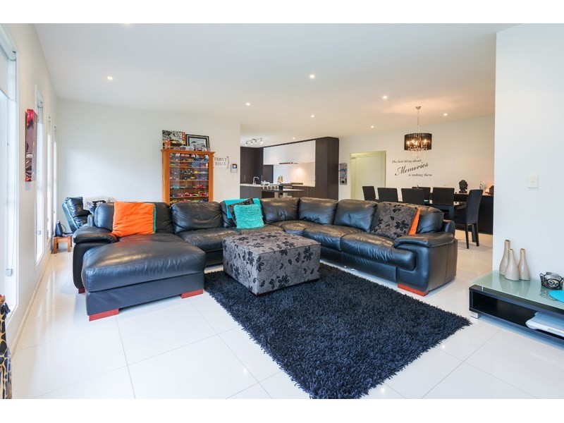 3 Paisley Court, Mount Warren Park QLD 4207