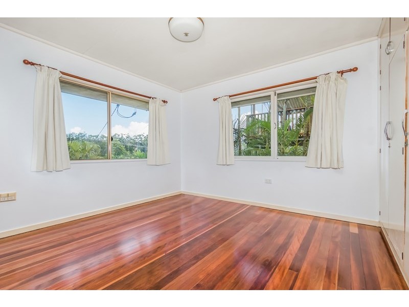 43 Dobbs Street, Holland Park West QLD 4121